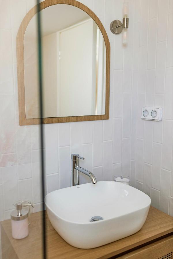 Honeybee Apartment Atene Esterno foto
